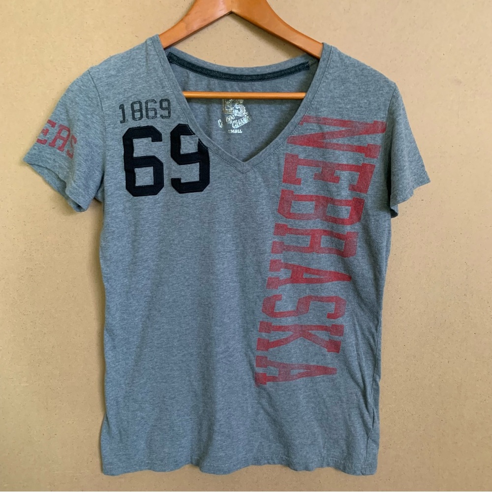 Nebraska Huskers retro look 1869 v-neck shirt